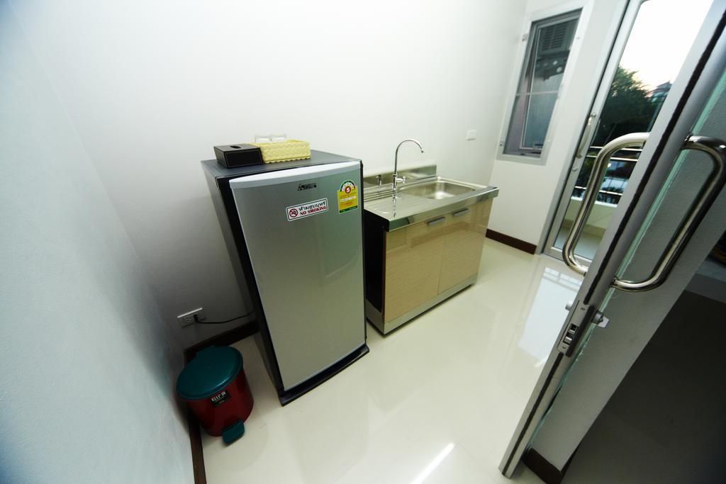 Central Place Serviced Apartment Chonburi Eksteriør billede