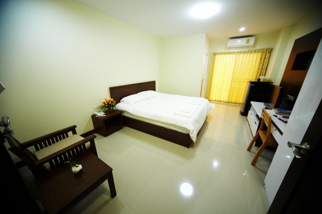 Central Place Serviced Apartment Chonburi Værelse billede