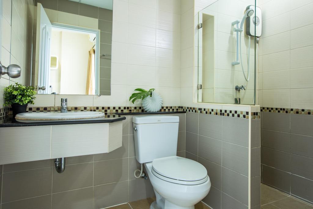 Central Place Serviced Apartment Chonburi Eksteriør billede